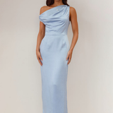 Robe Longue Satinée Asymétrique Élégante