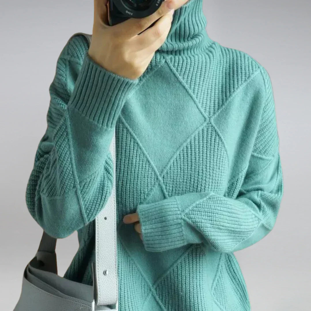 Pull Femme Col Montant Maille Texturée – Élégance Moderne