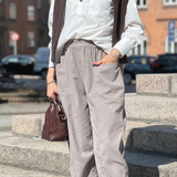 Nella | Pantalon en Velours Fango pour Femme – Poches Avant & Taille Élastique