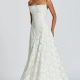 Robe Longue Dentelle Florale Élégance Prestige