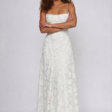 Robe Longue Dentelle Florale Dos Lacé Élégance