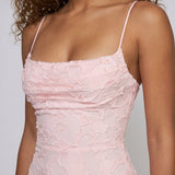 Robe Longue Dentelle Florale Dos Lacé Élégance