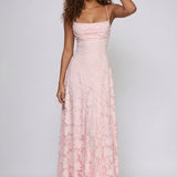 Robe Longue Dentelle Florale Dos Lacé Élégance