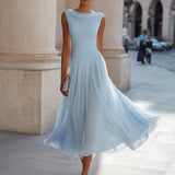 Robe midi plissée sans manches à col bénitier