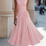 Robe midi plissée sans manches à col bénitier