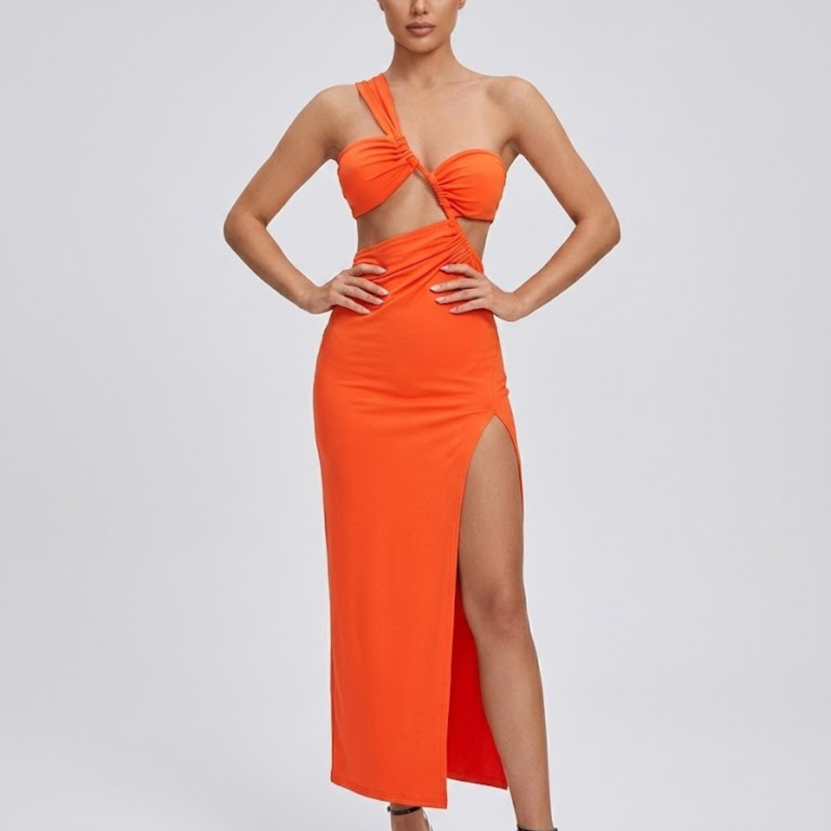 Robe Longue Découpes Asymétriques à Fente Élégante