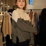 Pull col roulé femme en maille motif chevron