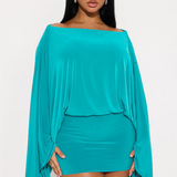 Robe Courte Drapée à Manches Chauve-Souris Élégance Moderne