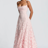 Robe Longue Dentelle Florale Élégance Prestige