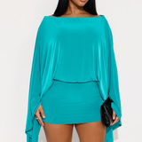 Robe Courte Drapée à Manches Chauve-Souris Élégance Moderne