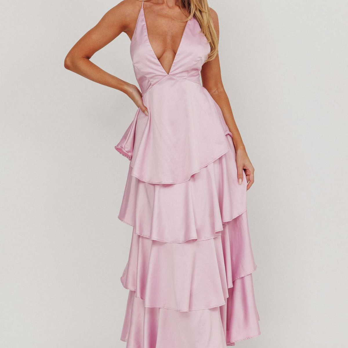 Robe Longue Volants Superposés Dos Nu Élégante