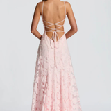Robe Longue Dentelle Florale Élégance Prestige