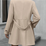 Kort Trenchcoat Med Bælte Elegant Figurformende Stil