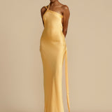 Robe Maxi Satinée Une Épaule Coupe Sirène Élégance
