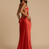 Robe Maxi Satinée Une Épaule Coupe Sirène Élégance