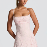 Robe Longue Dentelle Florale Élégance Prestige