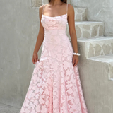 Robe Longue Dentelle Florale Élégance Prestige