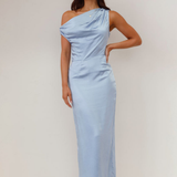 Robe Longue Satinée Asymétrique Élégante