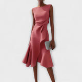 Robe midi ajustée sans manches à taille nouée