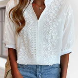 Blouse Blanche Femme Brodée – Haut Élégant Col V