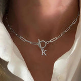Collier maille trombone avec pendentif initiale
