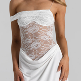 Robe Longue Dentelle Bardot Élégance Sensuelle