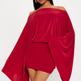 Robe Courte Drapée à Manches Chauve-Souris Élégance Moderne