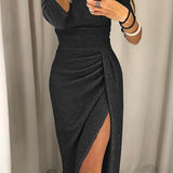 Robe mi-longue moulante drapée à épaules dénudées