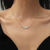 Collier femme pendentif fleur en zircone