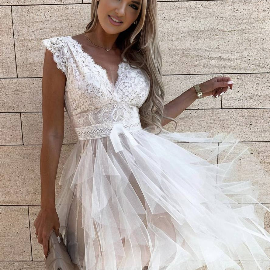 Robe Courte Tulle Volants Dentelle Élégance Soirée