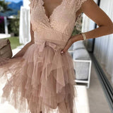 Robe Courte Tulle Volants Dentelle Élégance Soirée