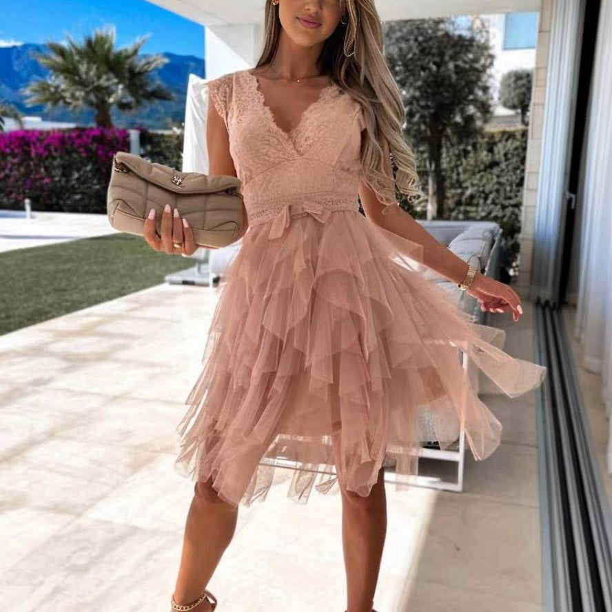 Robe Courte Tulle Volants Dentelle Élégance Soirée