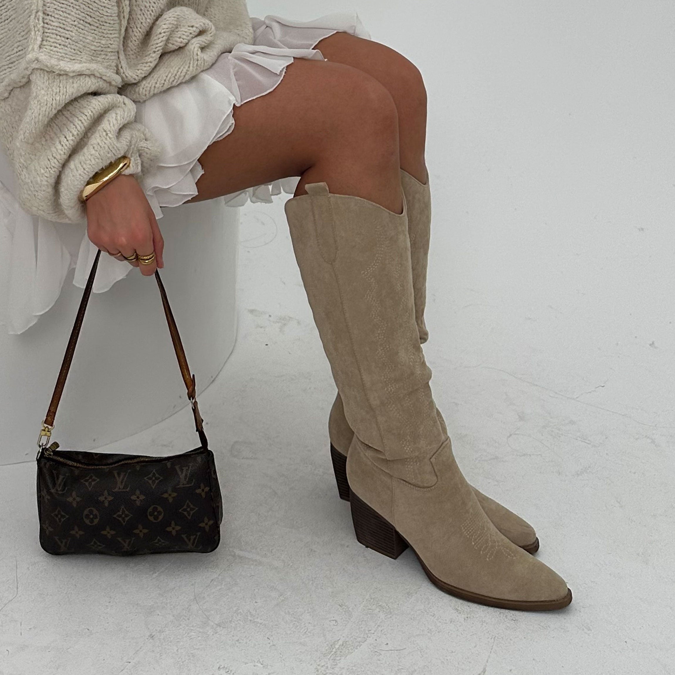 Bottes Hautes Suédées Élégantes Talon Confort Style Chic