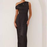 Robe Longue Satinée Asymétrique Élégante