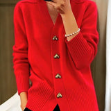 Blød Strik Cardigan Med Guldknapper Elegant Stil
