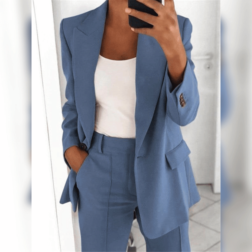 Ensemble Tailleur Blazer Pantalon Coupe Ajustée Élégance Moderne