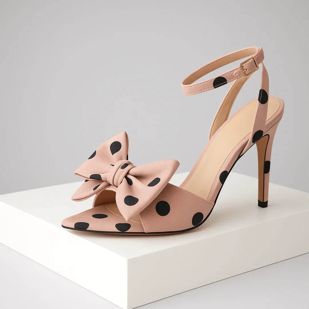 Sandales talons hauts élégantes à pois avec bride