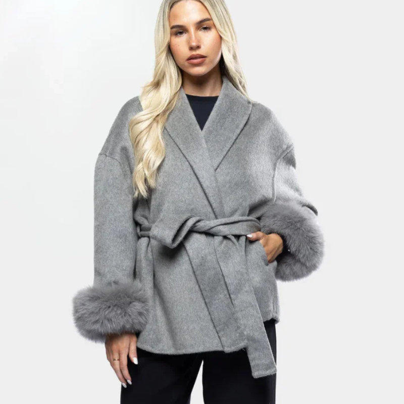 Manteau Court Ceinturé Manches Fourrure Élégance Luxe