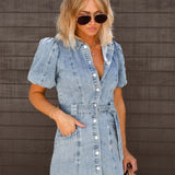 Robe chemise courte en denim boutonnée avec ceinture