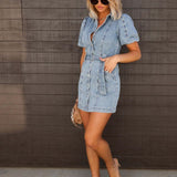 Robe chemise courte en denim boutonnée avec ceinture
