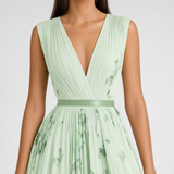 Robe midi plissée à col V sans manches