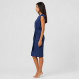 Robe midi femme sans manches drapée à découpe