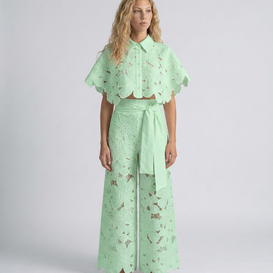Ensemble femme top sans manches et jupe midi brodée