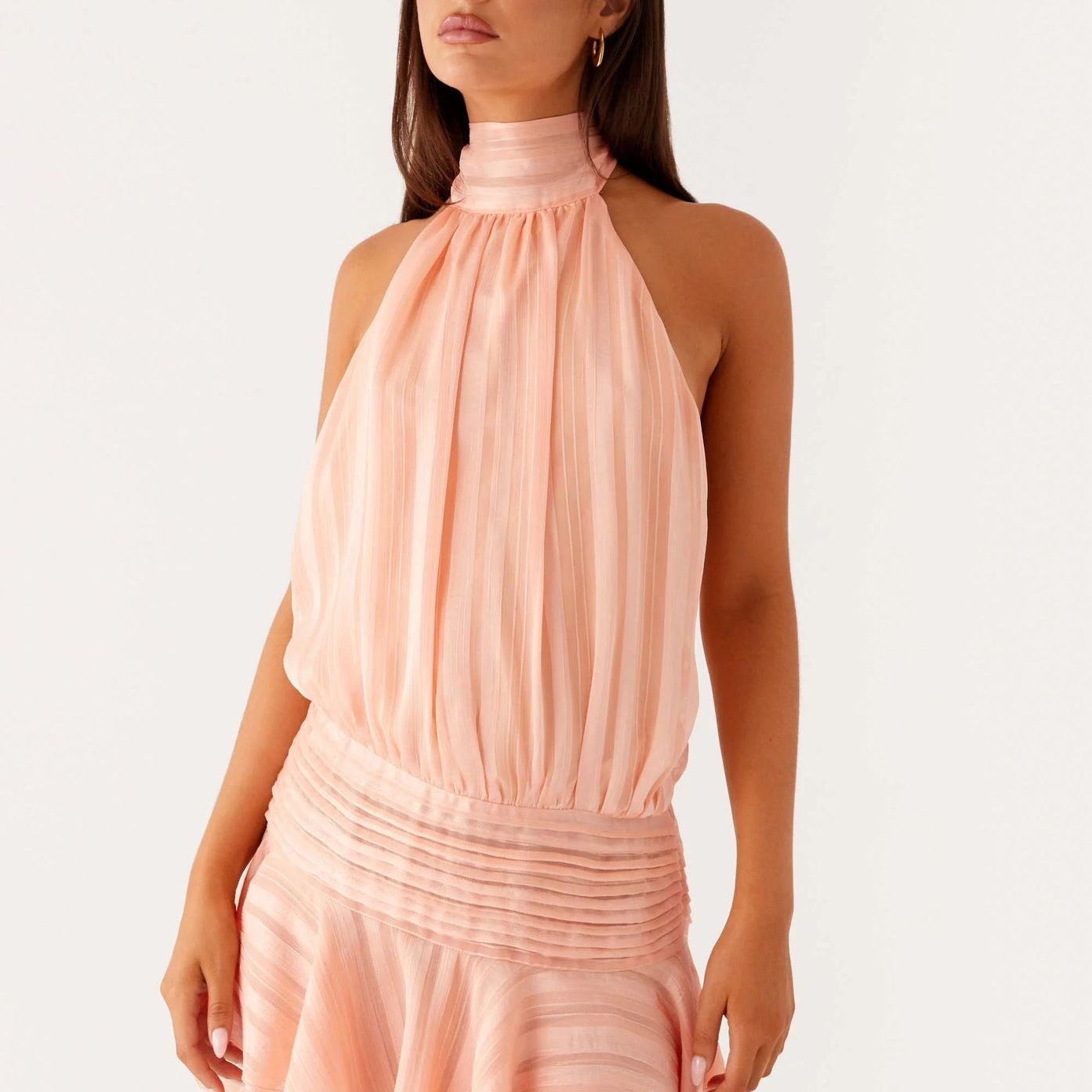 Robe Courte Dos Nu à Col Montant