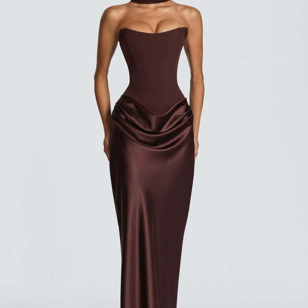 Robe Longue Satinée Bustier Drapée Élégance Luxe