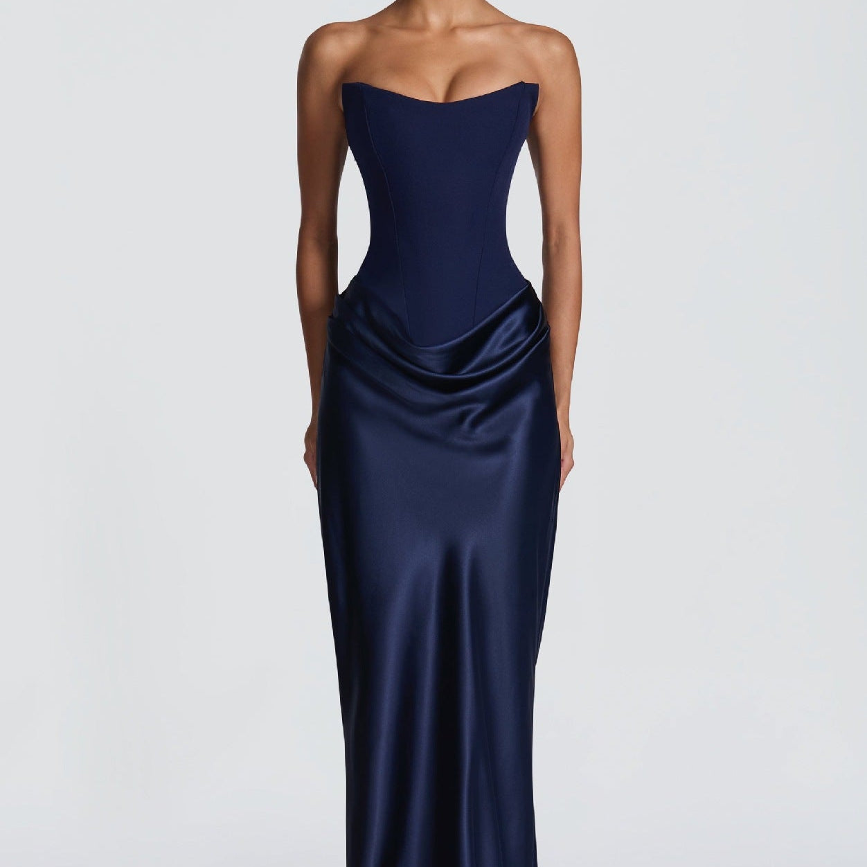 Robe Longue Satinée Bustier Drapée Élégance Luxe