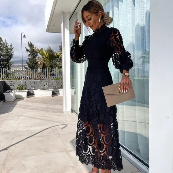Robe Maxi Dentelle Ajourée Manches Bouffantes Élégance
