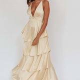 Robe Longue Volants Superposés Décolleté Plongeant
