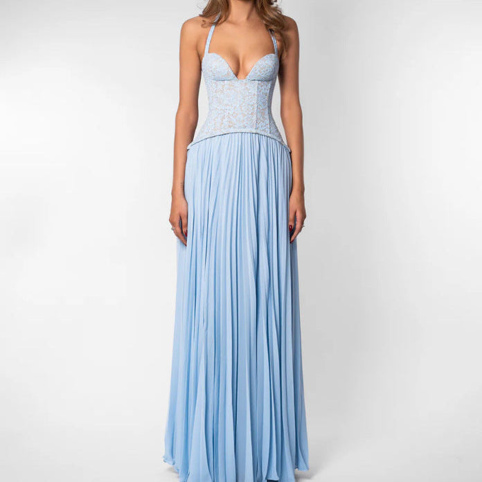 Robe longue plissée à col licou et décolleté V