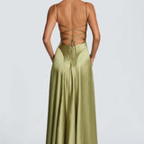 Robe Longue Satinée Dos Lacé Élégance Intemporelle